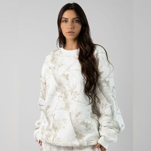 Comfrt Camo Crew Medium Sweatshirt Brand New Comfort